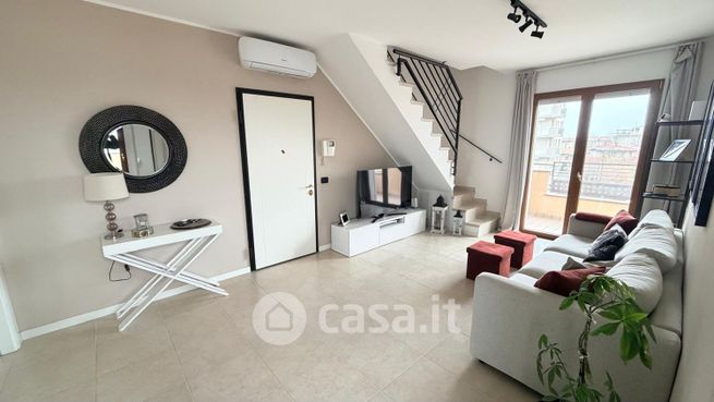 Attico/mansarda in residenziale in Viale Cheren