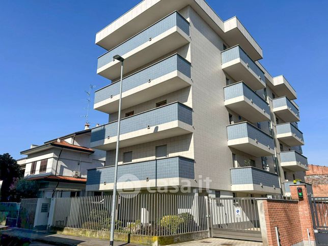 Appartamento in residenziale in Via Agogna 44