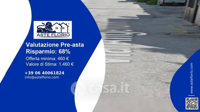 Box/posto auto in residenziale in Via Angeloni