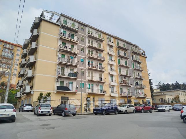 Appartamento in residenziale in Via Federico de Roberto