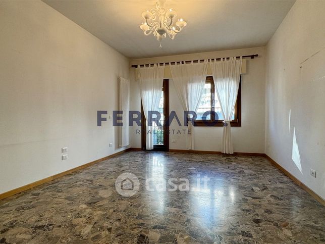 Appartamento in residenziale in Via Luigia Codemo