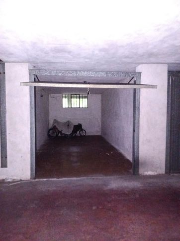 Box/posto auto in residenziale in Via Evangelista Torricelli