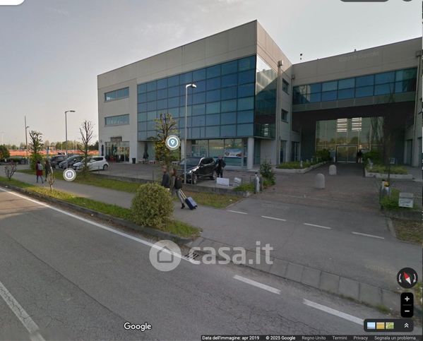 Ufficio in commerciale in Via le Canevare 30