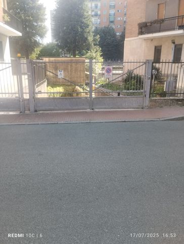 Box/posto auto in residenziale in Viale Fratelli Cervi 31