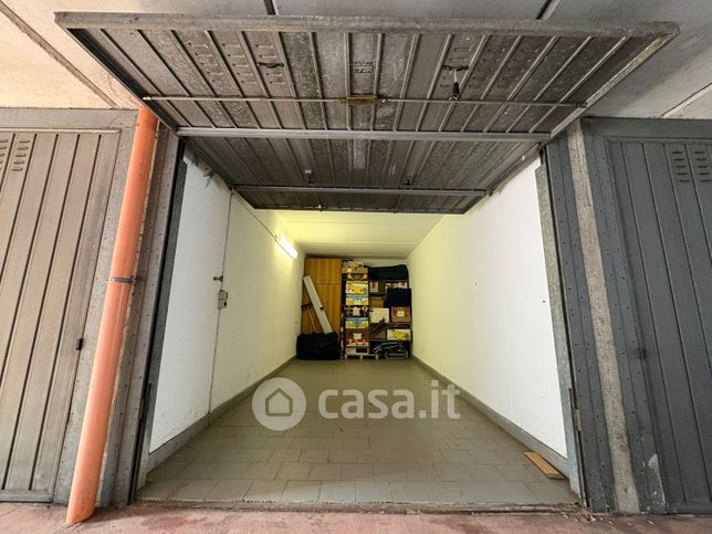 Box/posto auto in residenziale in Via Giacomo Matteotti 79