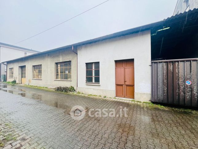 Capannone in commerciale in Via Don Minzoni 4