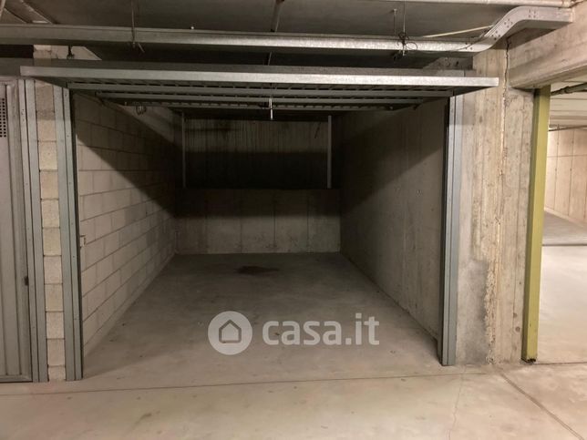 Garage/posto auto in residenziale in Via Palestro 18