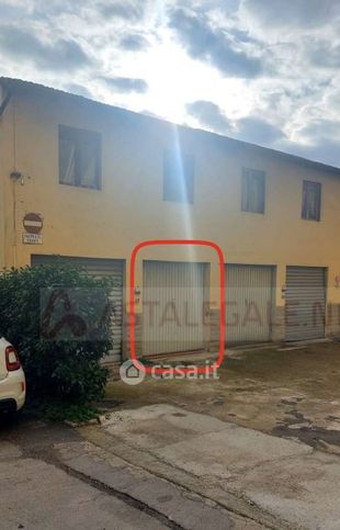 Box/posto auto in residenziale in Via Lungo l'Affrico 156 A