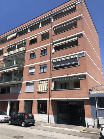 Box/posto auto in residenziale in Via Giuseppe Tartini 10