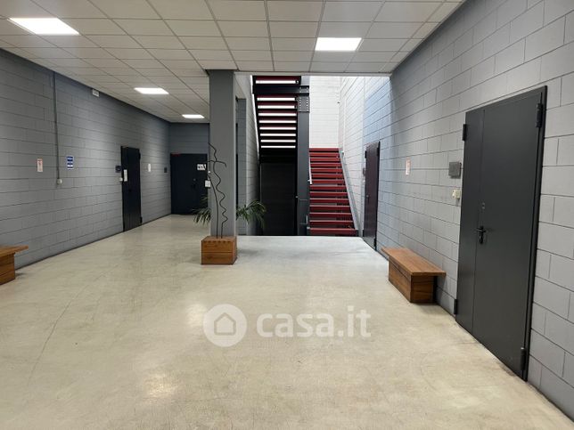 Ufficio in commerciale in Via Paolo Veronese 216