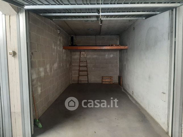 Box/posto auto in residenziale in Via Ascanio Sobrero 6 A