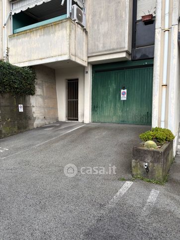 Box/posto auto in residenziale in Via Emilio Salgari