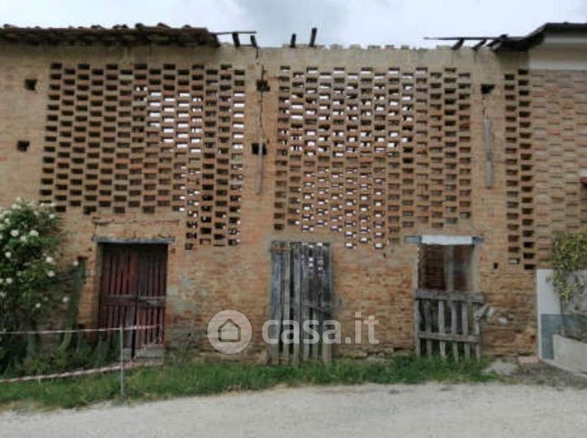 Rustico/casale in residenziale in Via Vittorio Niccoli