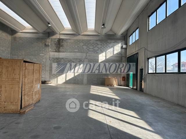 Capannone in commerciale in osio sotto