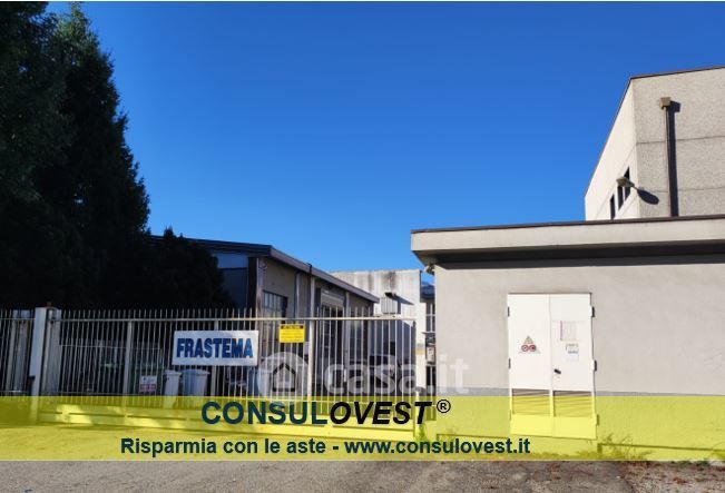 Capannone in commerciale in Via Mario Albino Bonicalza 138