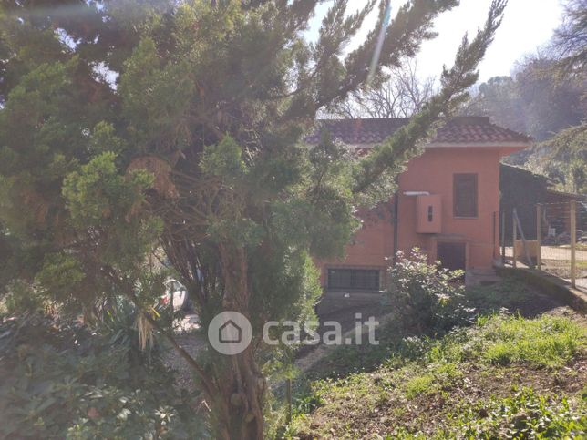 Casa indipendente in residenziale in Via valle sirica