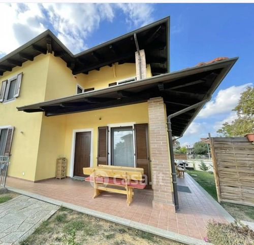 Casa bi/trifamiliare in residenziale in Via Merlini