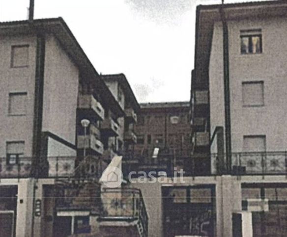 Ufficio in commerciale in Via Le Mosse