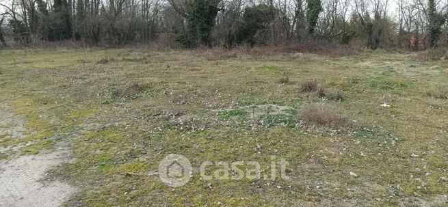 Terreno agricolo in commerciale in Strada Statale 526 dell'Est Ticino 526