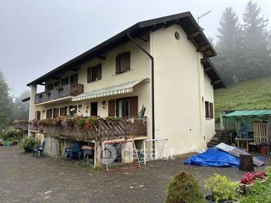 Villa in residenziale in Via Laste 61