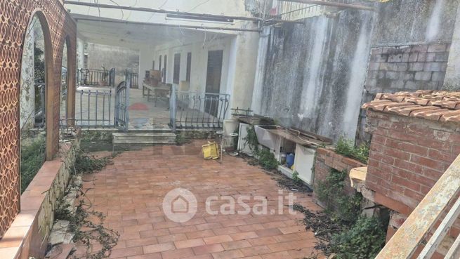 Villa in residenziale in Via Regione Siciliana 156