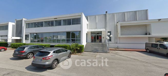 Negozio/locale commerciale in commerciale in
