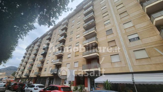 Appartamento in residenziale in Via Gino Zappa