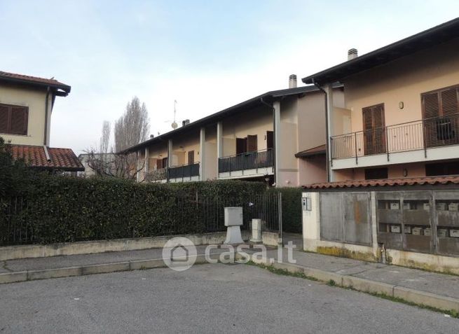 Appartamento in residenziale in Via Peschiera 3