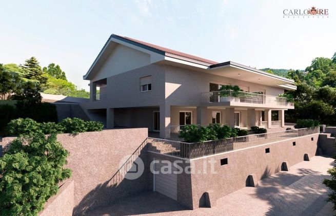 Casa bi/trifamiliare in residenziale in Via Sestriere 8