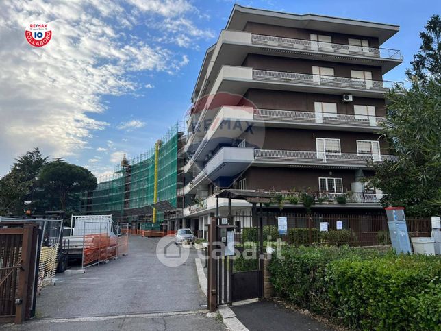 Garage/posto auto in residenziale in Via del Bosco degli Arvali