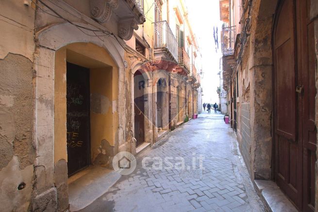 Casa indipendente in residenziale in Via Resalibera 12