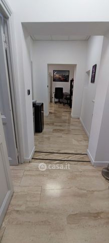 Ufficio in commerciale in Via dei Banchi Vecchi