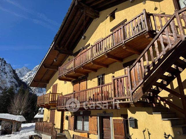 Appartamento in residenziale in Via Passerin D'Entreves