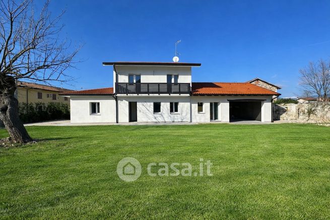 Casa indipendente in residenziale in Via Molin Nuovo 60