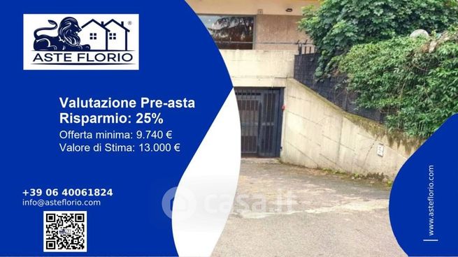 Box/posto auto in residenziale in Via Giuseppe Berto 5