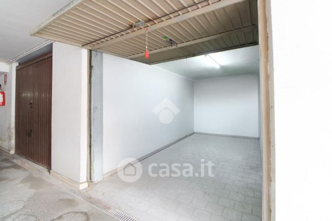 Box/posto auto in residenziale in Via Luigi Polacchi 12