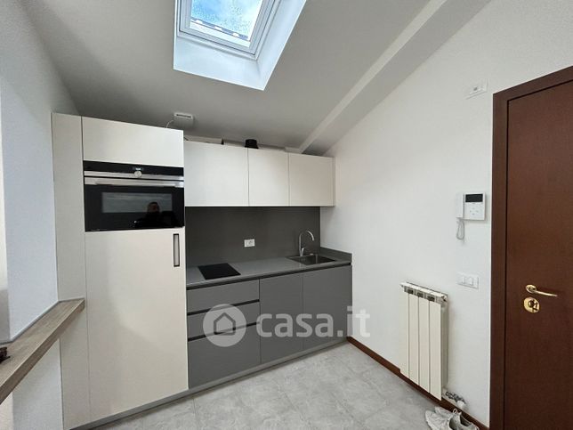 Appartamento in residenziale in Via Trieste 60