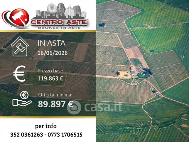 Terreno agricolo in commerciale in Strada Minturnae
