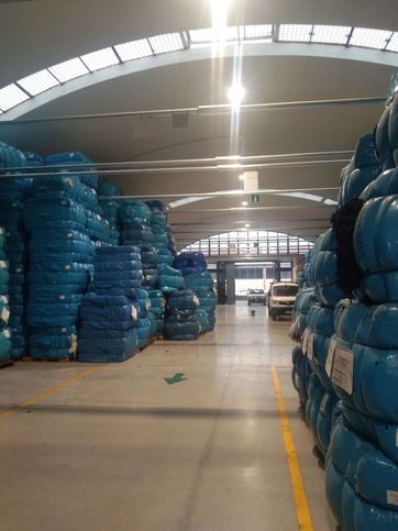 Capannone in commerciale in