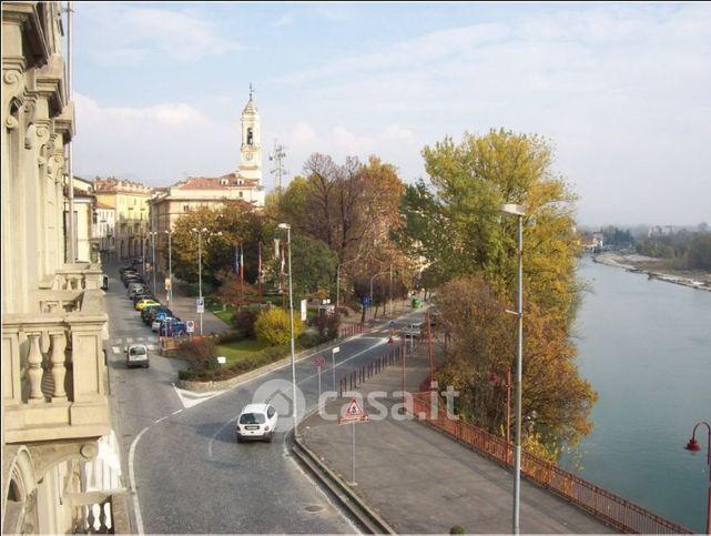 Ufficio in commerciale in Piazza Perrone