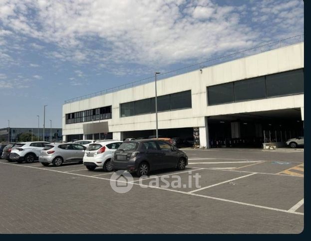 Capannone in commerciale in Via Nugolaio