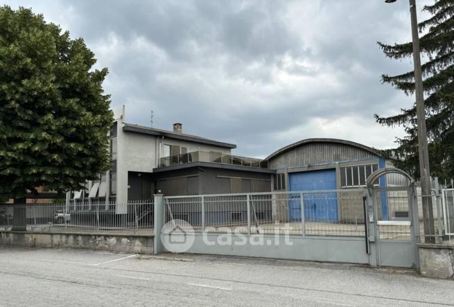 Capannone in commerciale in Strada Orbassano 96