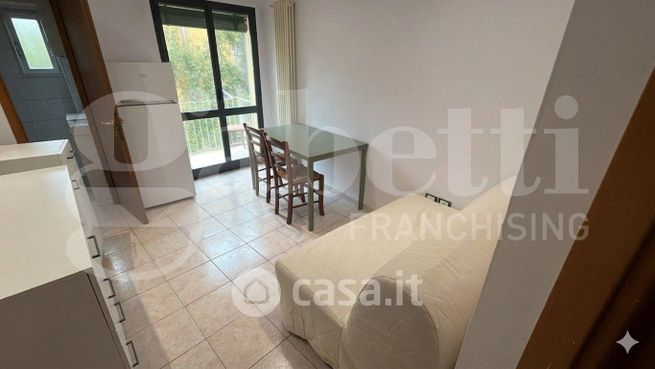 Appartamento in residenziale in Via Centotrecento