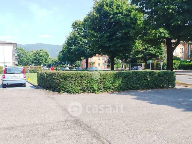Capannone in commerciale in Via Guglielmo Oberdan 10