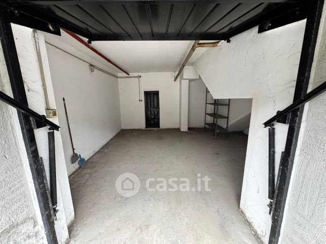 Box/posto auto in residenziale in Via dei Mille 2