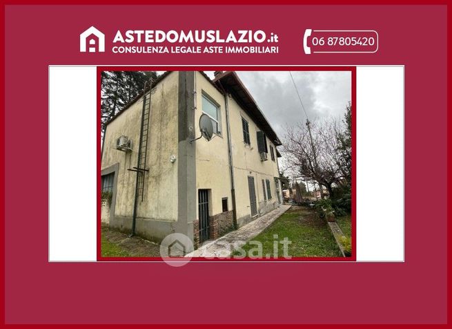 Appartamento in residenziale in Via dei Laghi 141