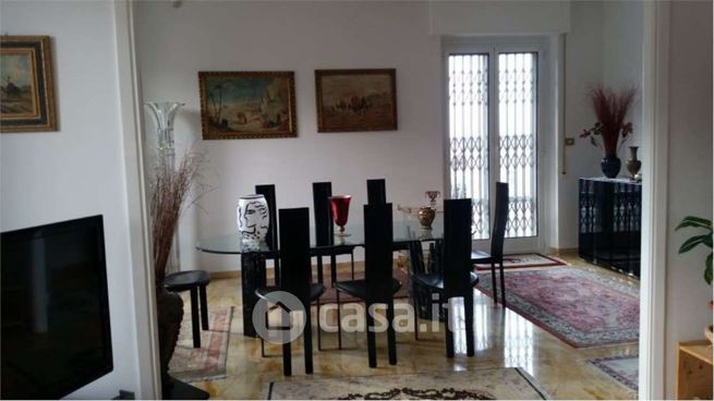 Casa indipendente in residenziale in 