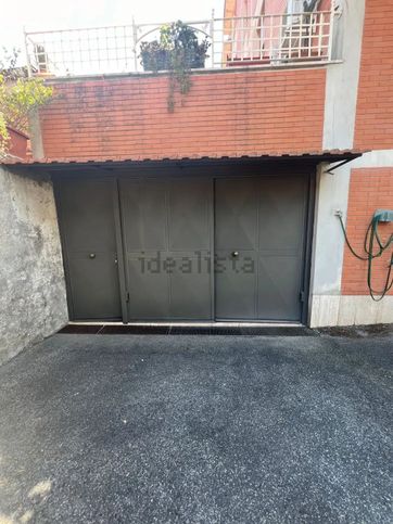 Garage/posto auto in residenziale in Via Cornelia