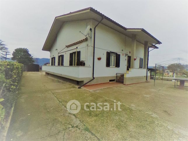 Villa in residenziale in 