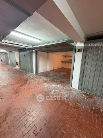 Box/posto auto in residenziale in Via A. Toscanini